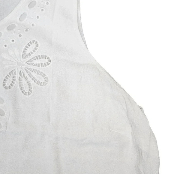 Skies are Blue Curvy White Embroidered Rayon Round Neck Tank Size‎ 2XL - Picture 3 of 7